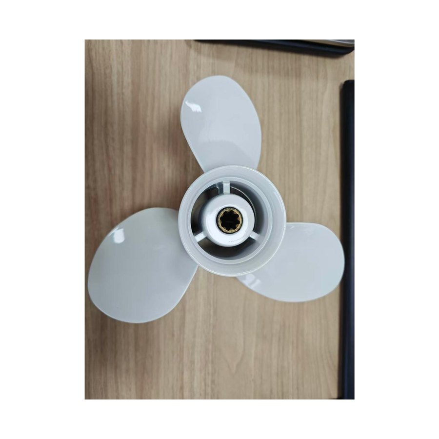 Propeller 9¼ × 11 — Yamaha 9.9–20 HP, White